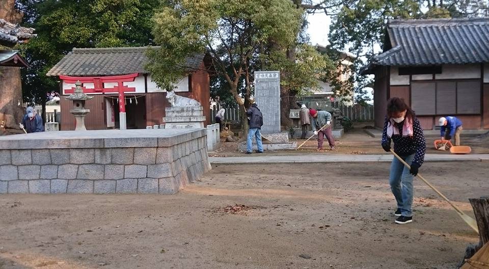 津森神社の清掃